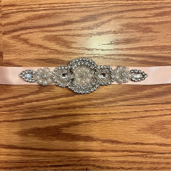 Pearl and Rhinestones Wedding Headband - Picture 3 of 7